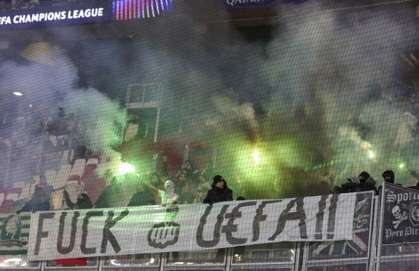 Sporting Lissabon: Vor BVB-Spiel – Fans zünden Pyro und schießen Raketen