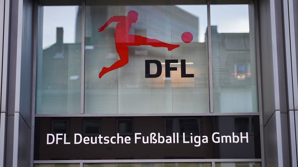 DFL und Bundesliga-Vereine werben für Demokratie