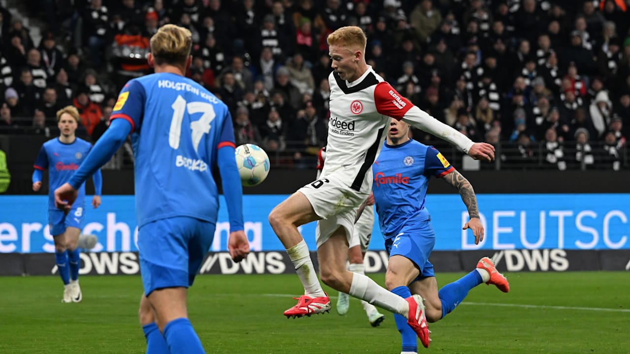 Bundesliga: Frankfurt – Kiel 3:1! Vize? Eintracht kniet sich…