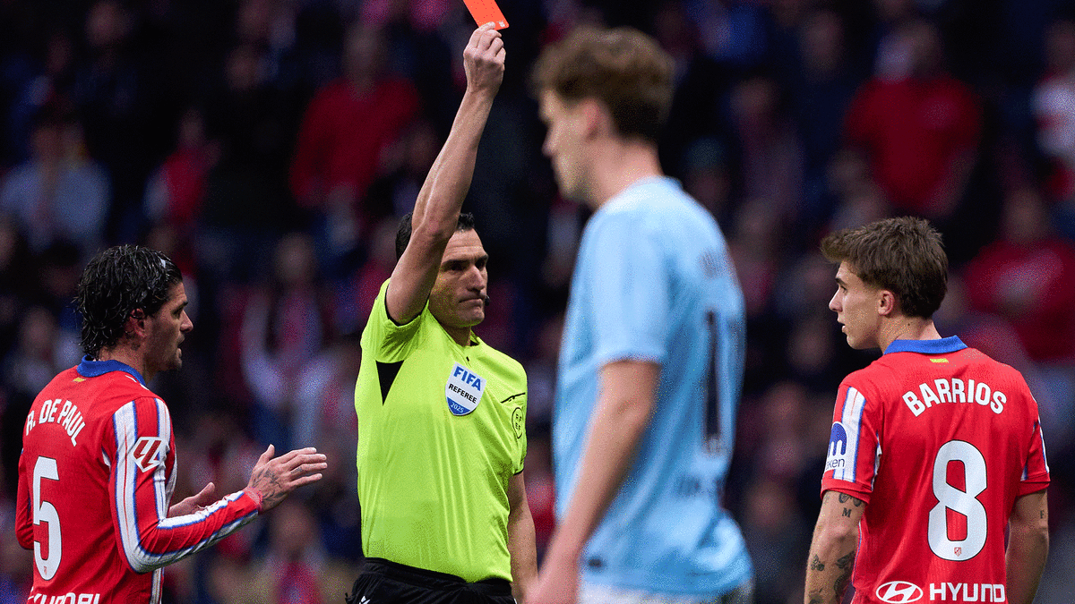 85 Minuten Unterzahl: Joker Sörloth rettet Atletico spät