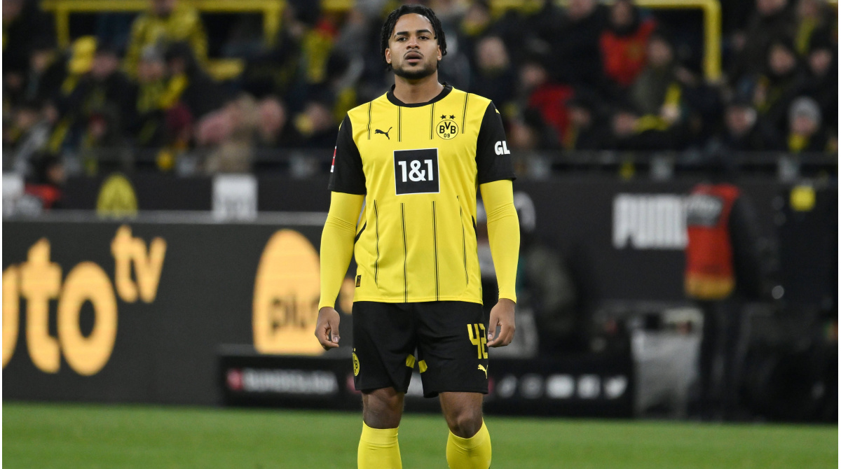 BVB: Profivertrag für Kabar – Dortmund Dritter im