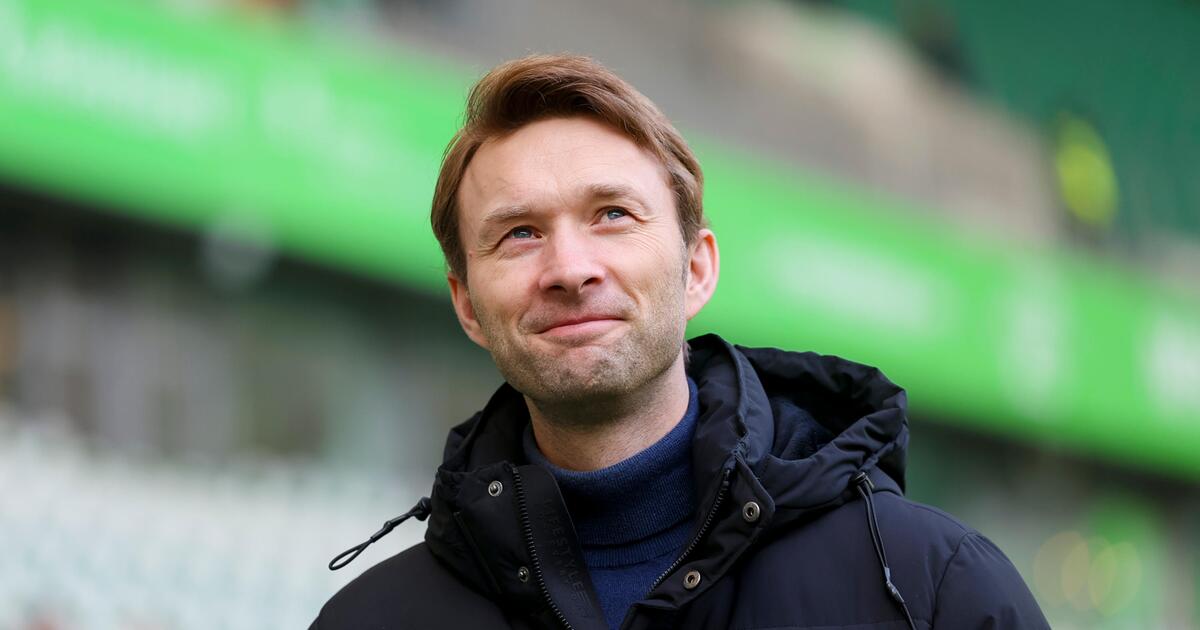 Bayer-Boss Simon Rolfes nimmt das Bayern-Los mit Humor