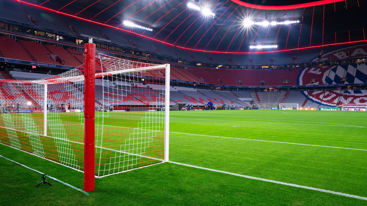 Champions League: Davies hievt Bayern in das