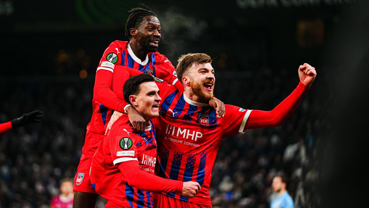 Conference League: Heidenheim dreht Spiel in Kopenhagen und