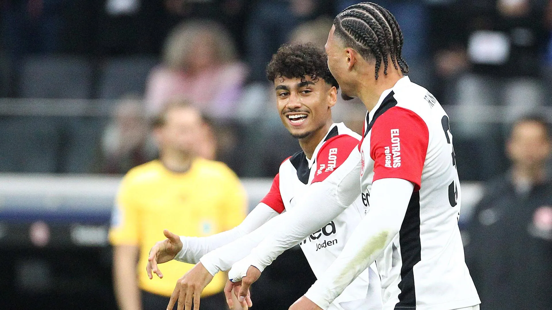 Eintracht bindet Nathaniel Brown – Audio |