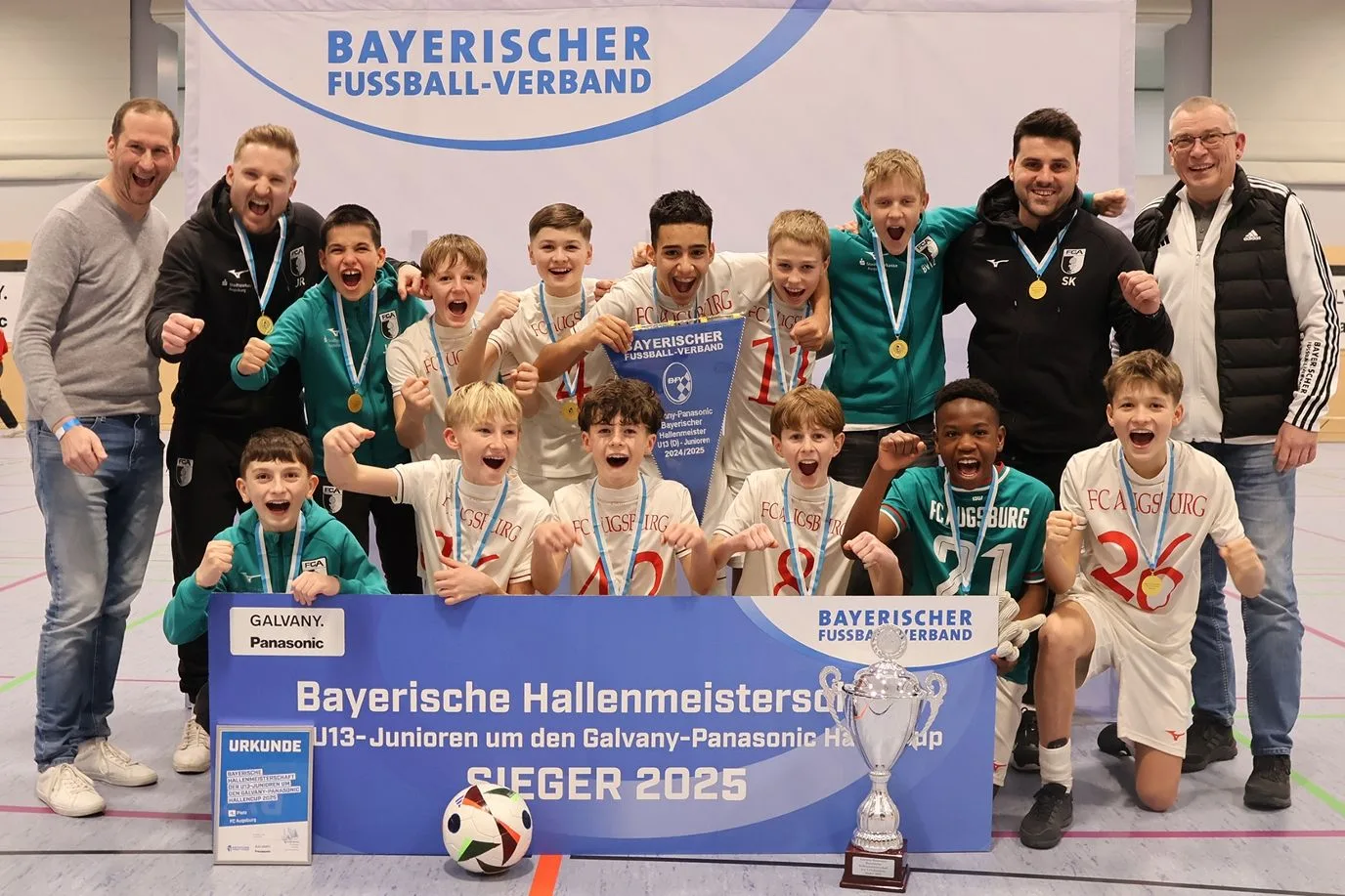 FC Augsburg gewinnt Galvany-Panasonic Hallencup | BFV
