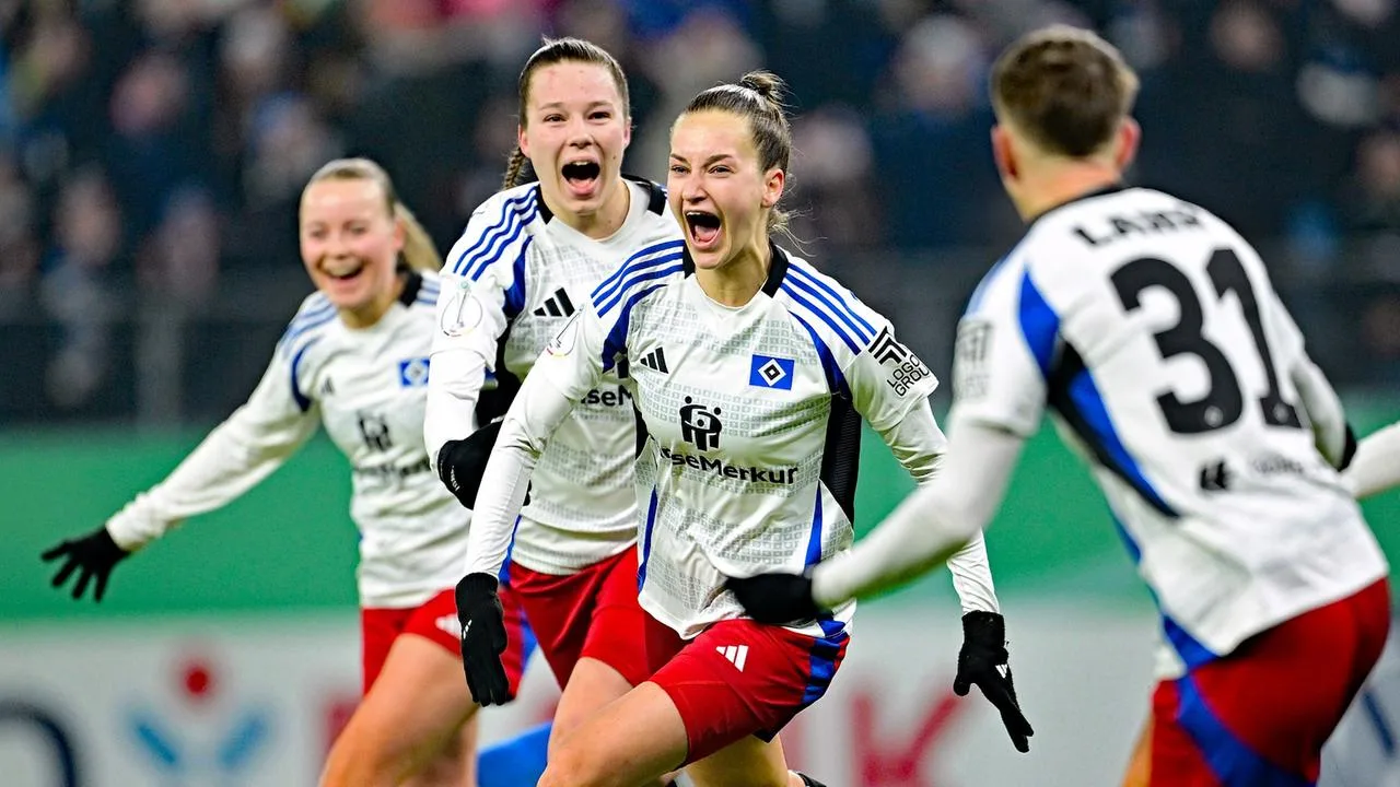 Im DFB-Pokal: HSV- und Werder-Fußballerinnen stellen
