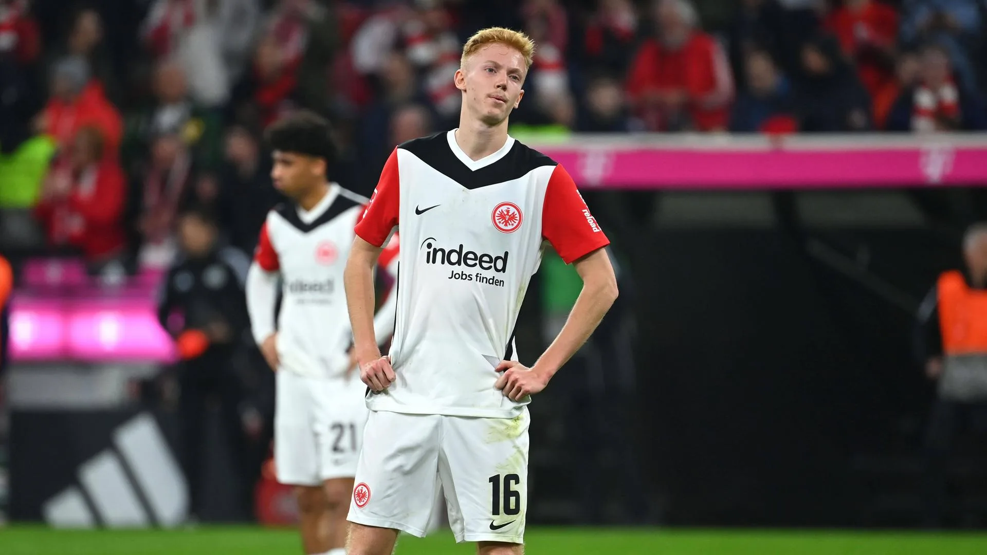 Jüngste Startelf geht bei Bayern München unter: