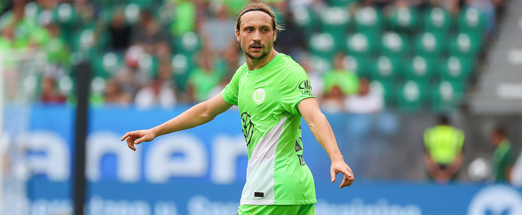 Lovro Majer trainiert individuell auf dem Platz