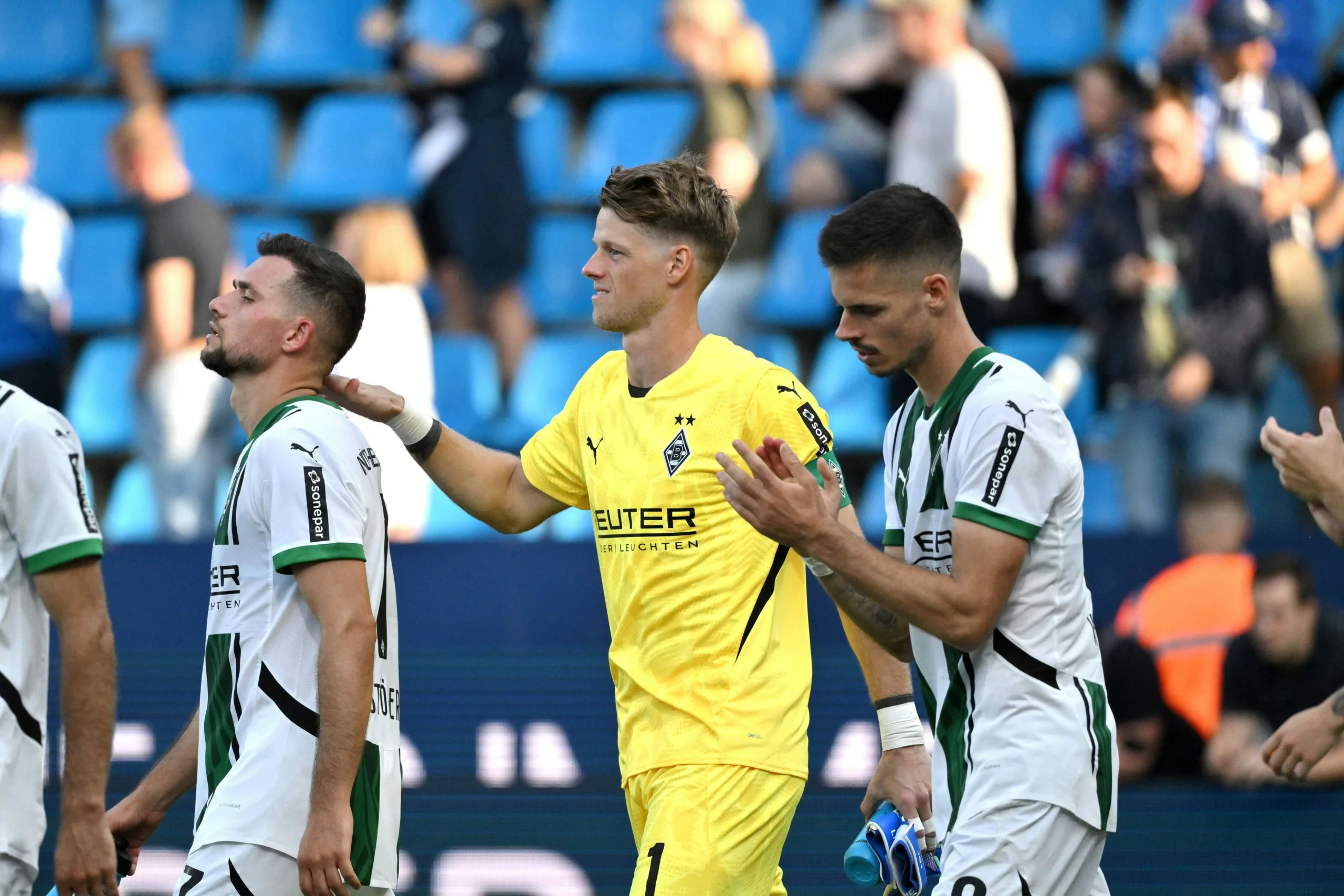 Platzverweis mit bitteren Folgen: Gladbach-Star doppelt