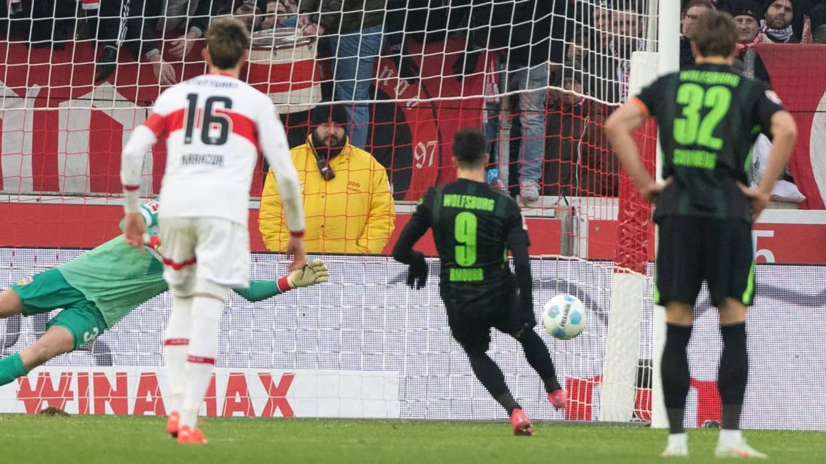 Später Handelfmeter entscheidet: Wolfsburg dreht Spiel