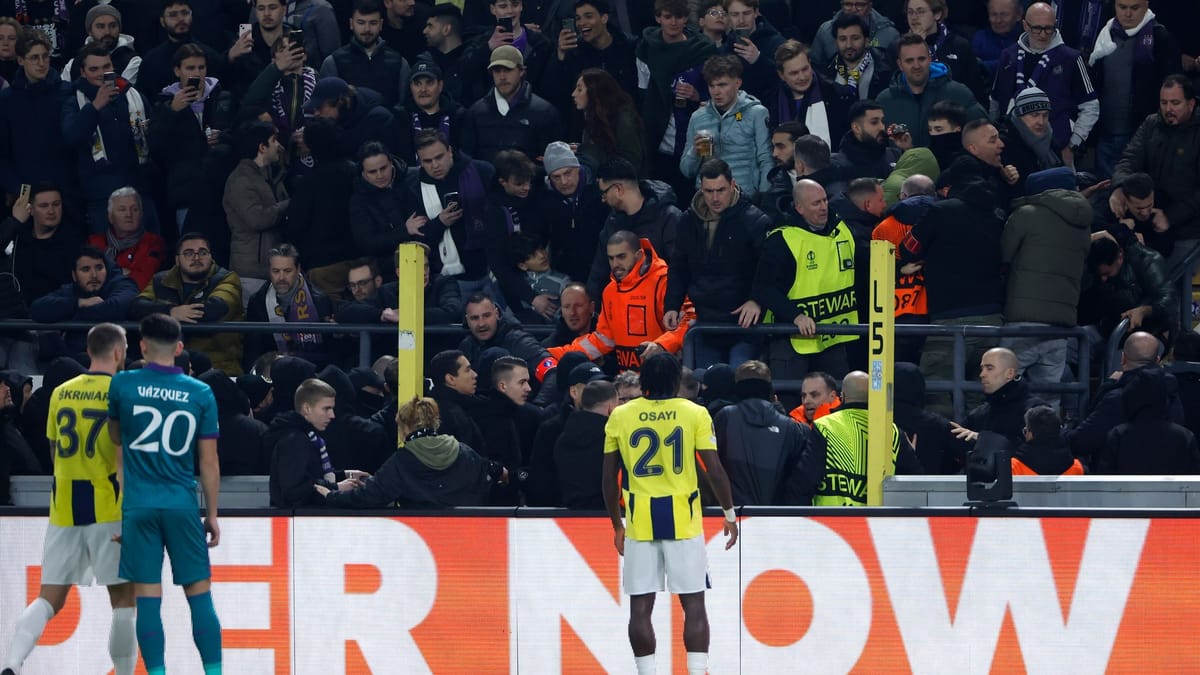 Spiel in Anderlecht für 20 Minuten unterbrochen