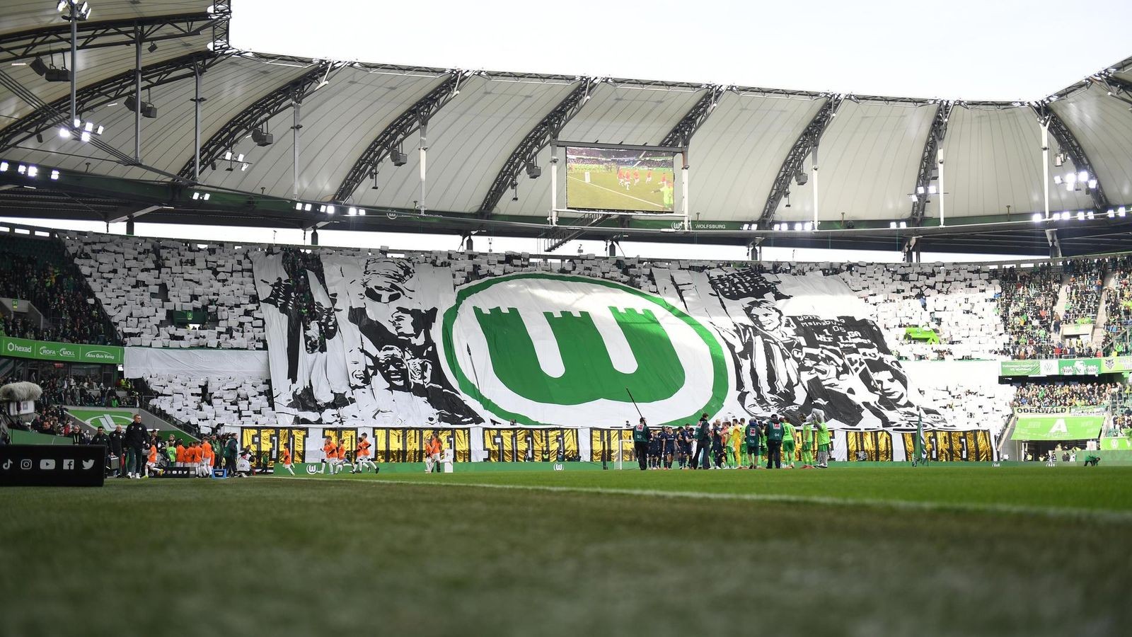 Tolle Choreographie – zumindest Fans des VfL Wolfsburg