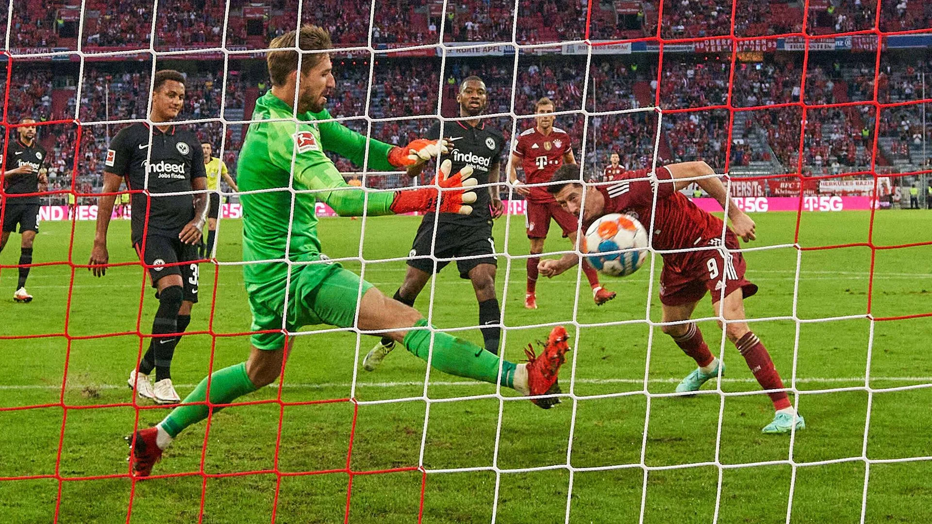 Vor dem Topspiel beim FC Bayern: Eintracht-Torwart