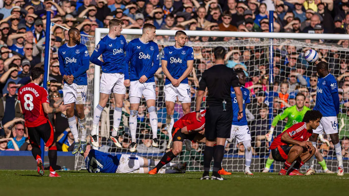 Zwei tolle Schüsse retten schwaches ManUnited bei Everton