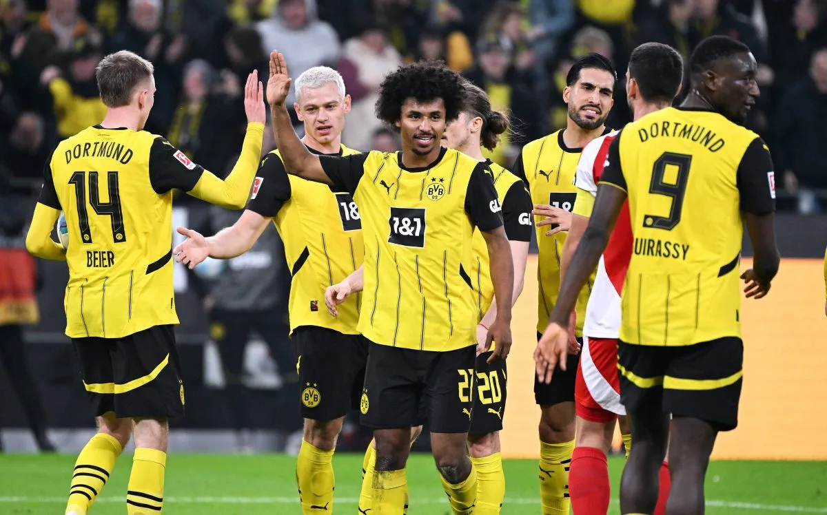 Borussia Dortmund feiert Gala! Fans stellen sich jetzt nur noch eine Frage