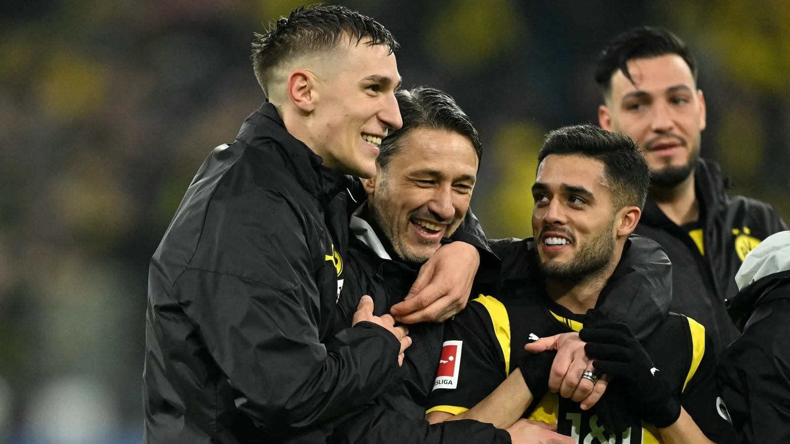 Fußball, Bundesliga: Borussia Dortmund bejubelt Sieg – Fußball – Sport