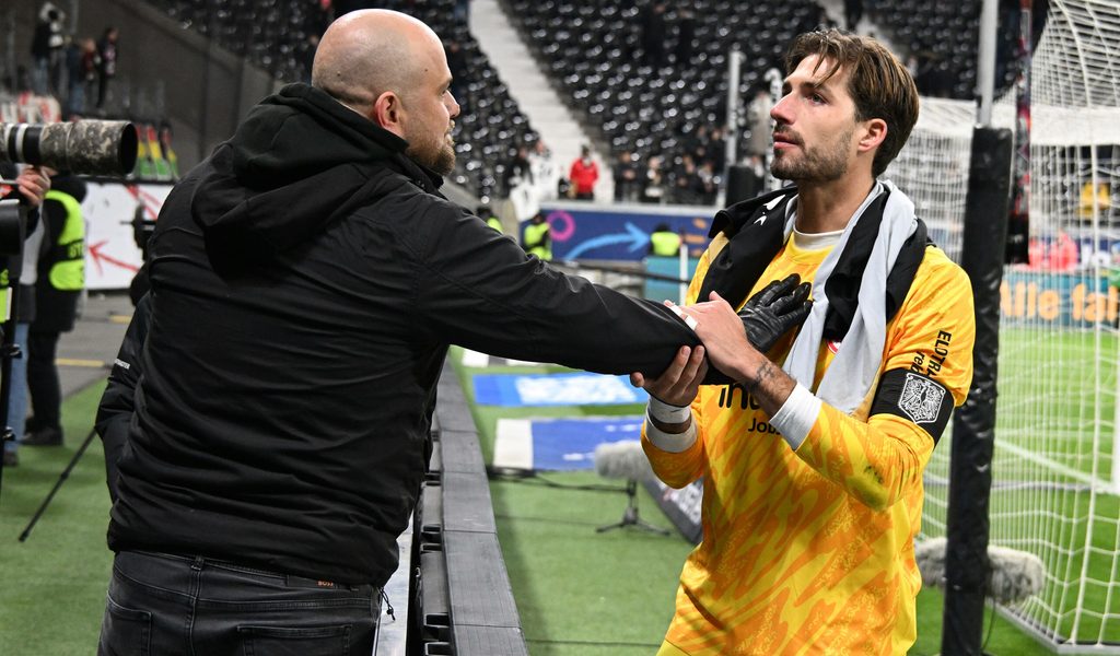 Schreckliche Bilder in der Bundesliga: Schwer verletzte Fans…