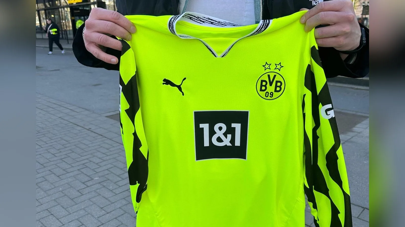 Fans stehen seit 5 Uhr an – so kommt es an