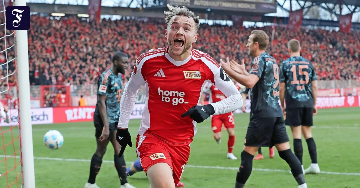 Benedict Hollerbach trifft gegen für Union Berlin gegen FC Bayern München