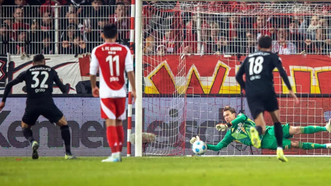 Eisern-und-unbequem-Der-SC-Freiburg-vor-dem-Spiel-gegen.jpg Eisern und unbequem: Der SC Freiburg vor dem Spiel gegen Union Berlin am Sonntag - Badische Zeitung