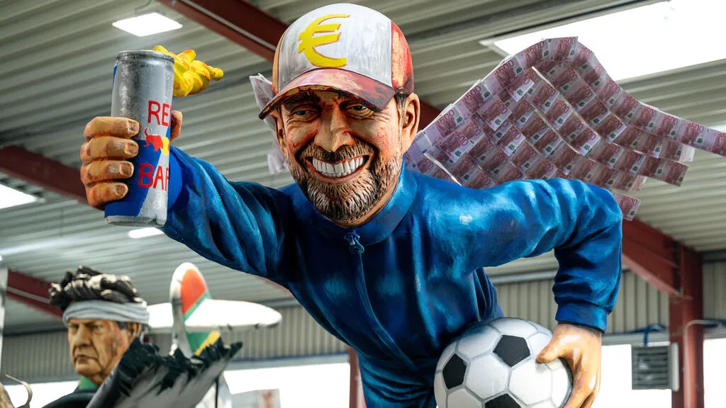 Jürgen Klopp wird beim Karneval verspottet