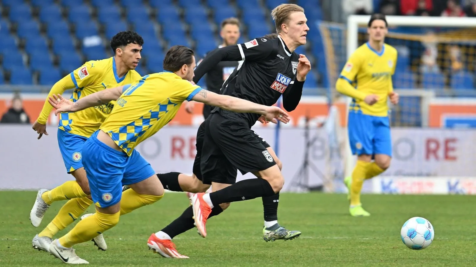 Polter rettet Eintracht Braunschweig einen Punkt gegen