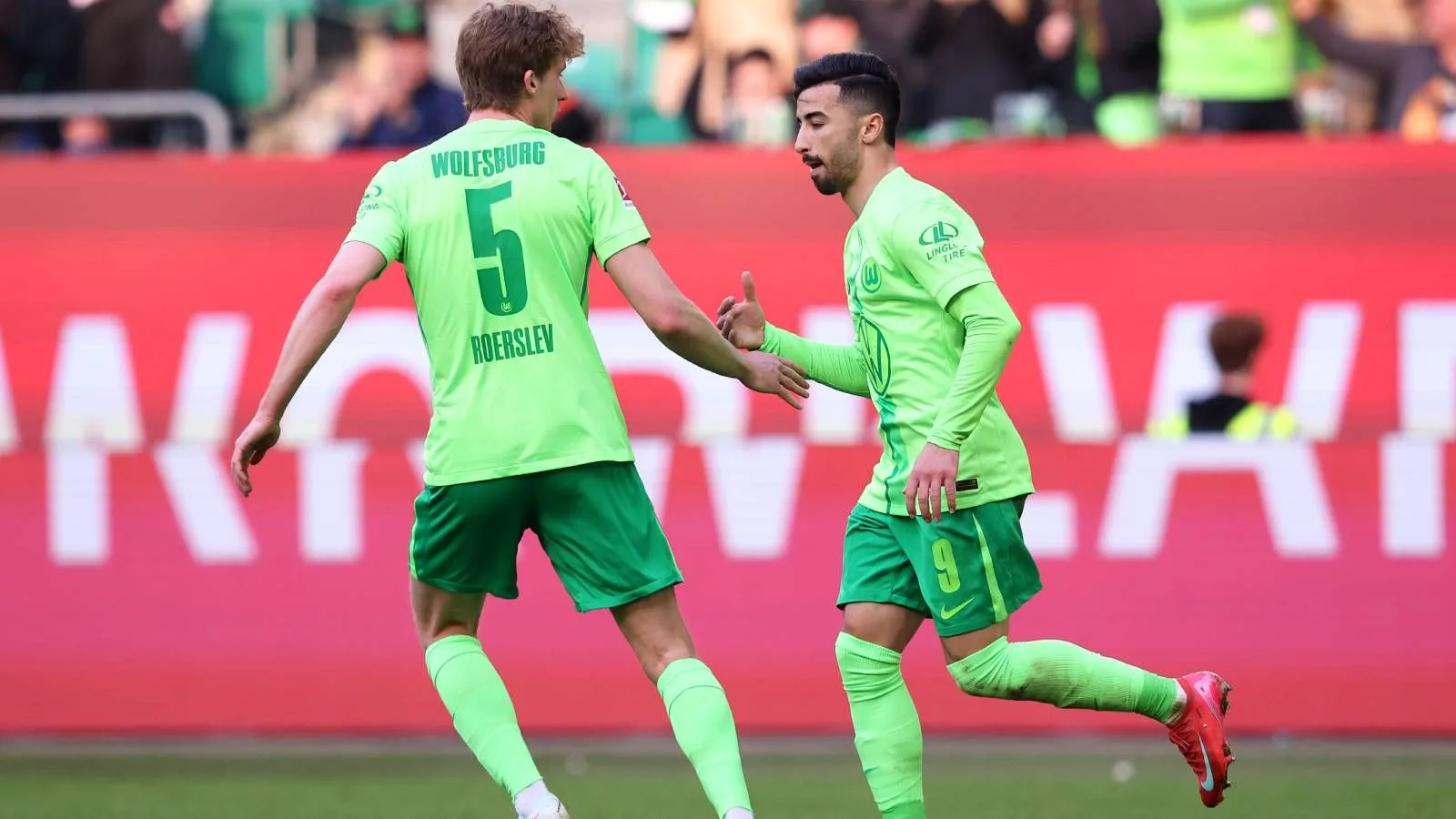 Remis gegen St. Pauli: Wolfsburg springt vorübergehend