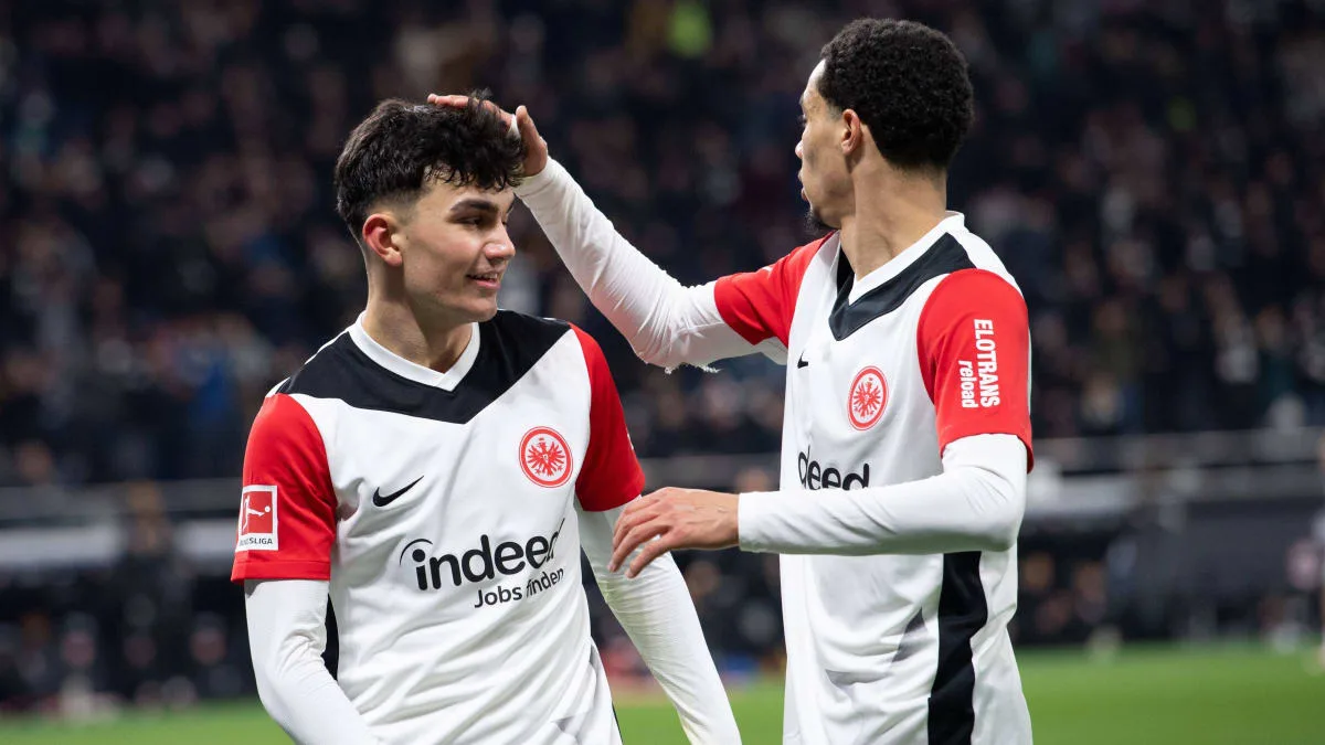 Wer überträgt Ajax Amsterdam gegen Eintracht Frankfurt live