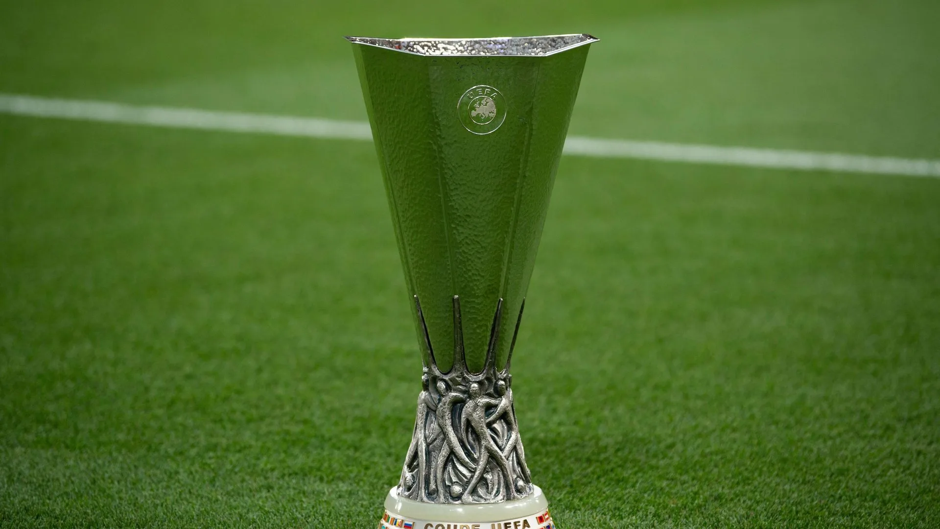 Wer zeigt heute Ajax Amsterdam vs. Eintracht Frankfurt?