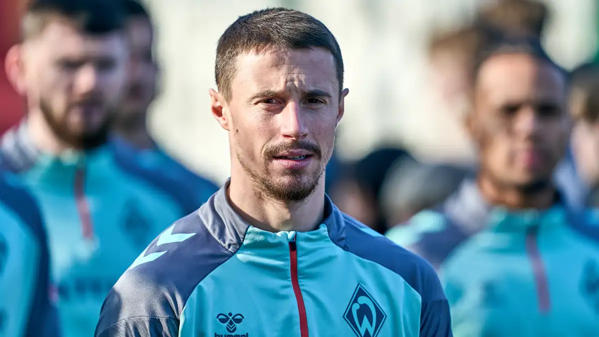 Wie der verletzte Kapitän Friedl der Mannschaft hilft