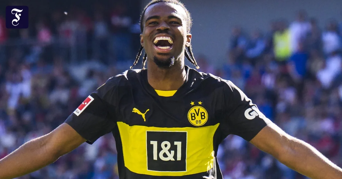Carney Chukwuemeka beeindruckt bei Sieg von BVB beim SC