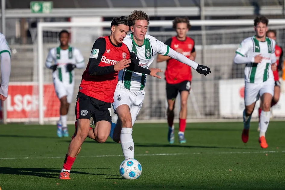 Nachwuchsfußball Bayer 04 Leverkusen kommt ins Rollen