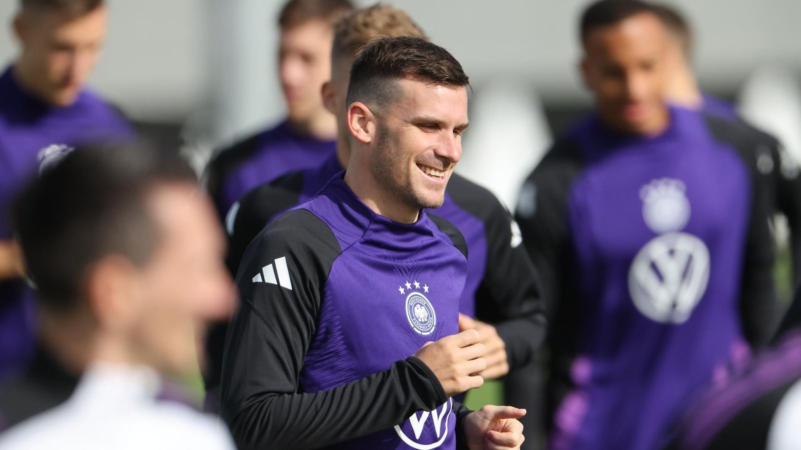 Zwölf Nationalspieler fehlen beim Trainingsstart