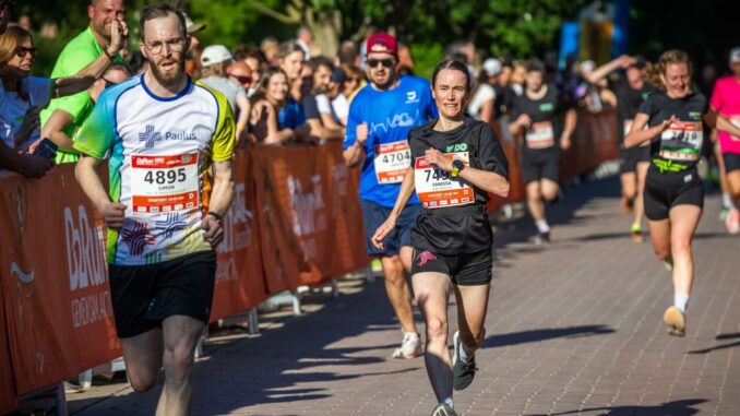 10.000 Läufer rennen durch den Westfalenpark 10.000 Läufer rennen durch den Westfalenpark