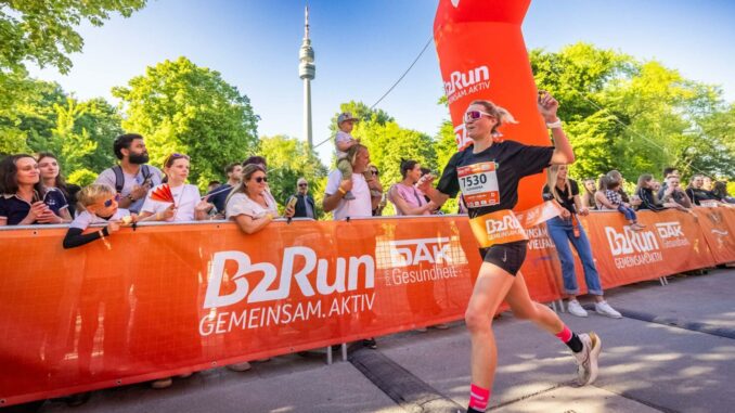 Rund 70 Fotos vom B2Run 2025 in Dortmund 10.000 Läufer Rund 70 Fotos vom B2Run 2025 in Dortmund 10.000 Läufer