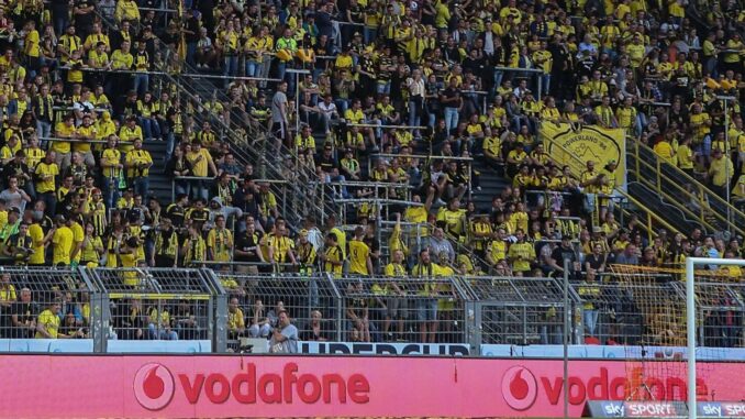 Vodafone-Werbung am BVB-Stadion: Das sind die Hintergründe Vodafone-Werbung am BVB-Stadion: Das sind die Hintergründe