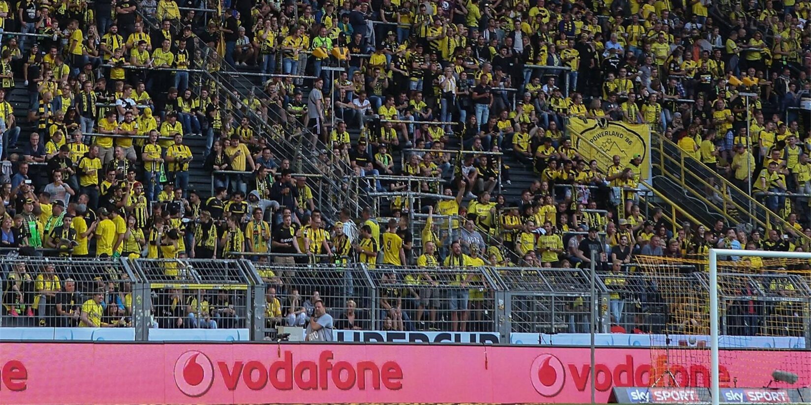 Vodafone-Werbung am BVB-Stadion: Das sind die Hintergründe