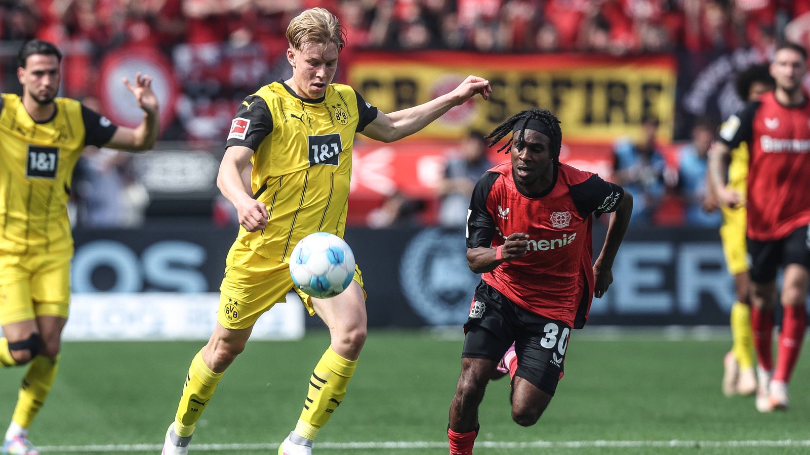 Borussia Dortmund verpflichtet Svensson fest – Fußball –