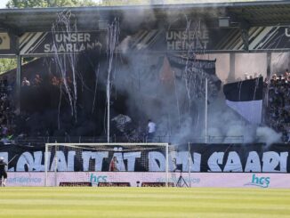 Dorfklub stürmt in die Relegation: Müssen Bayern, Dortmund