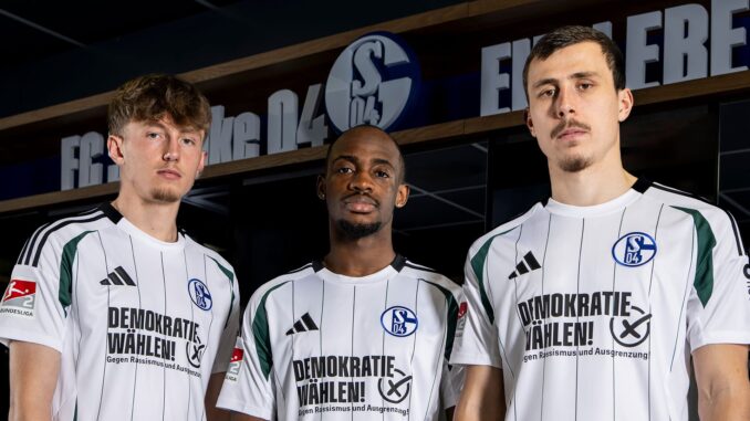 Demokratie wählen! FC Schalke 04 läuft mit Demokratie wählen! FC Schalke 04 läuft mit