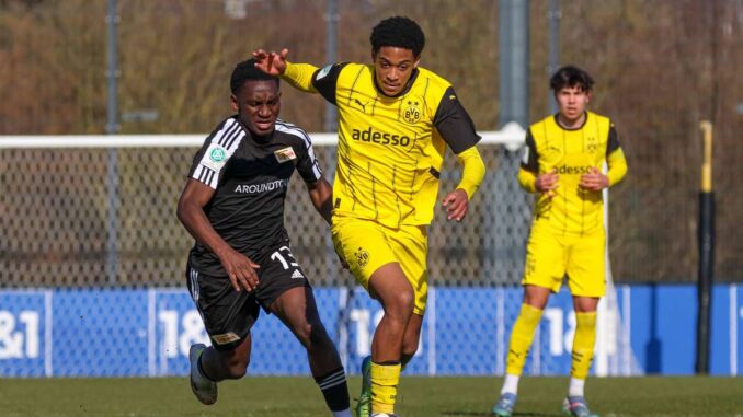 BVB-Juwel feiert Debüt in A-Nationalmannschaft BVB-Juwel feiert Debüt in A-Nationalmannschaft