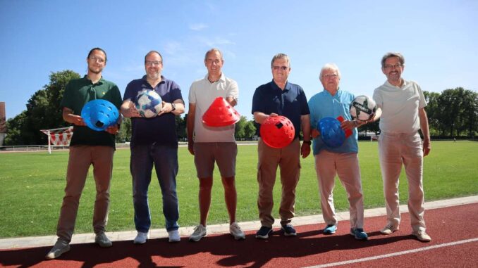 BVB-Traditionself kommt zur Einweihung des Jahnstadions