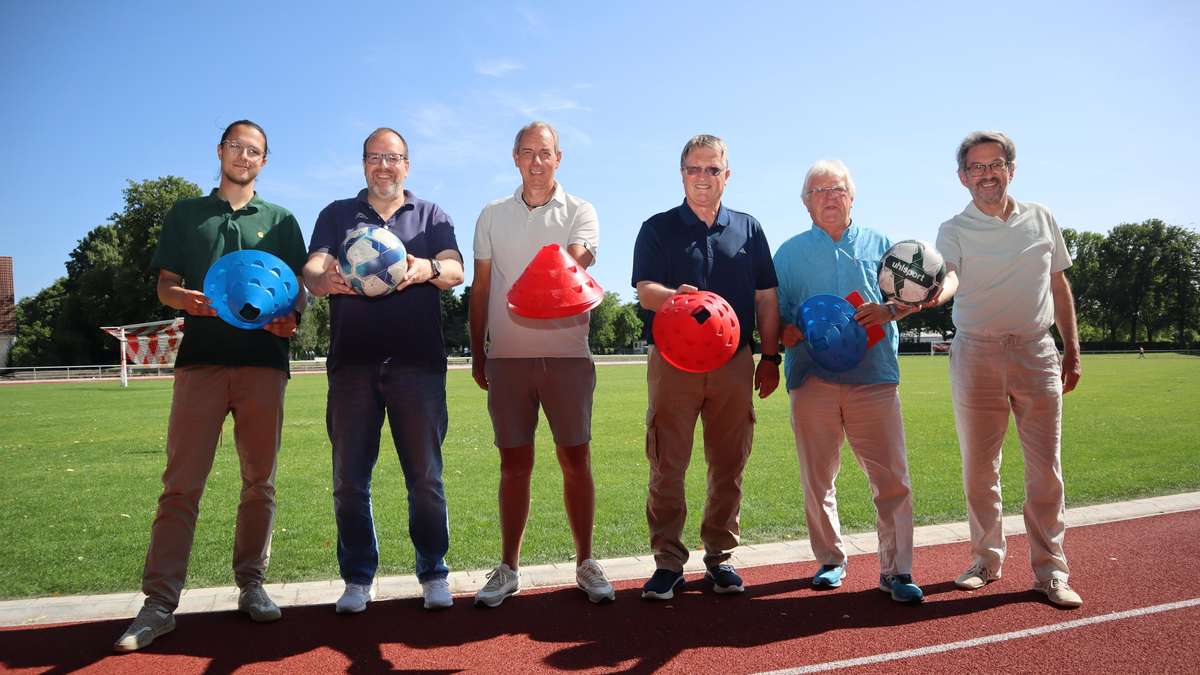 BVB-Traditionself kommt zur Einweihung des Jahnstadions