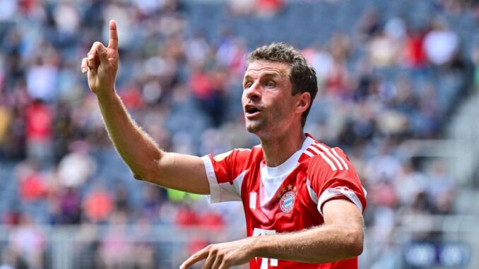 Thomas Müller stichelt nach Bayern-Pleite gegen Benfica Thomas Müller stichelt nach Bayern-Pleite gegen Benfica