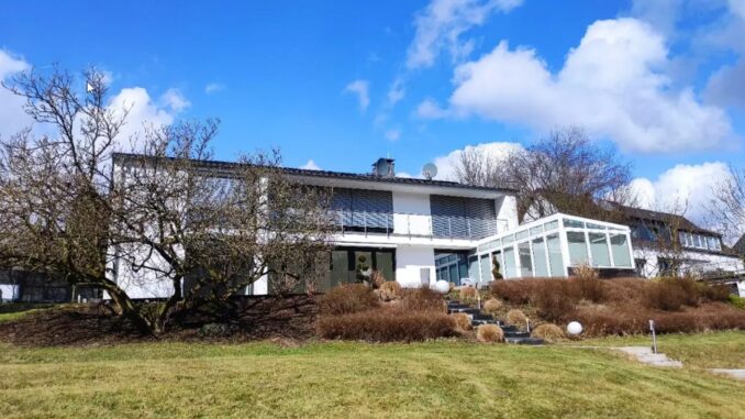 Villa von BVB-Profis steht in Dortmund jetzt zum Verkauf Villa von BVB-Profis steht in Dortmund jetzt zum Verkauf