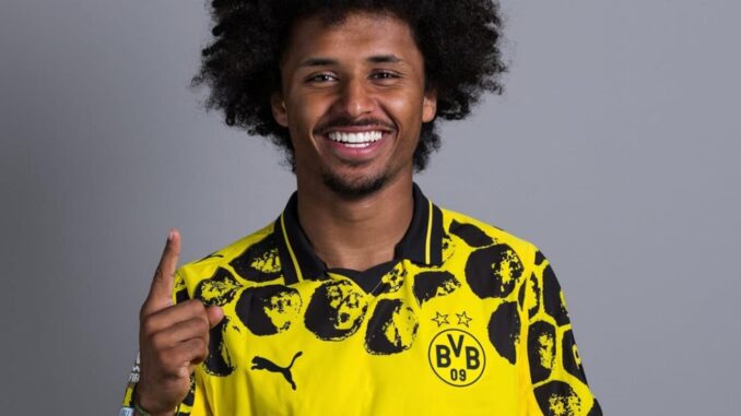 Trikot-Premiere und Sponsoren-Wechsel während Klub-WM Trikot-Premiere und Sponsoren-Wechsel während Klub-WM