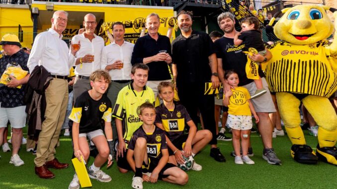 BVB-Boss Cramer reist für Blitzbesuch von Klub-WM ab BVB-Boss Cramer reist für Blitzbesuch von Klub-WM ab