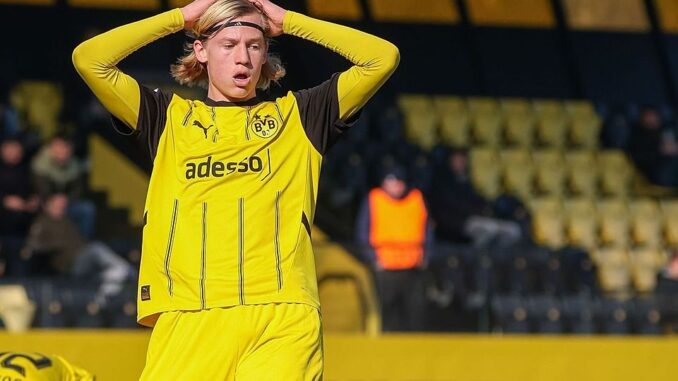 Dortmund kassiert Last-Minute-Niederlage gegen Gladbach Dortmund kassiert Last-Minute-Niederlage gegen Gladbach
