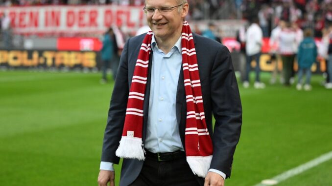 Eckhard Sauren „Haben beim FC Lage geschaffen, auf die man Eckhard Sauren „Haben beim FC Lage geschaffen, auf die man